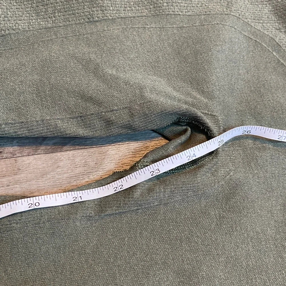Lululemon Q5 Green Compression Leggings Size 6